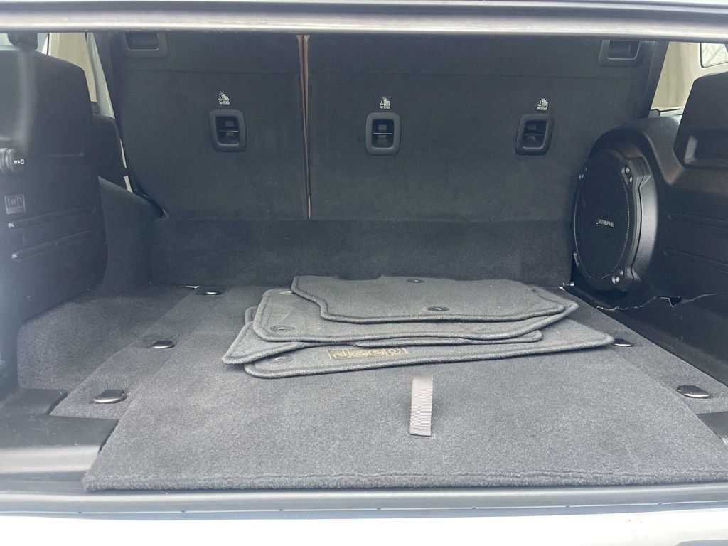 Used 2022 Jeep Wrangler Unlimited Sahara image 24