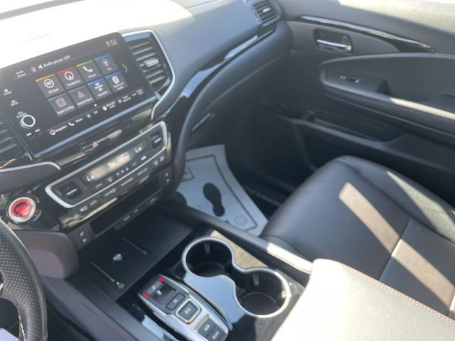 Certified 2025 Honda Ridgeline Black Edition image 14