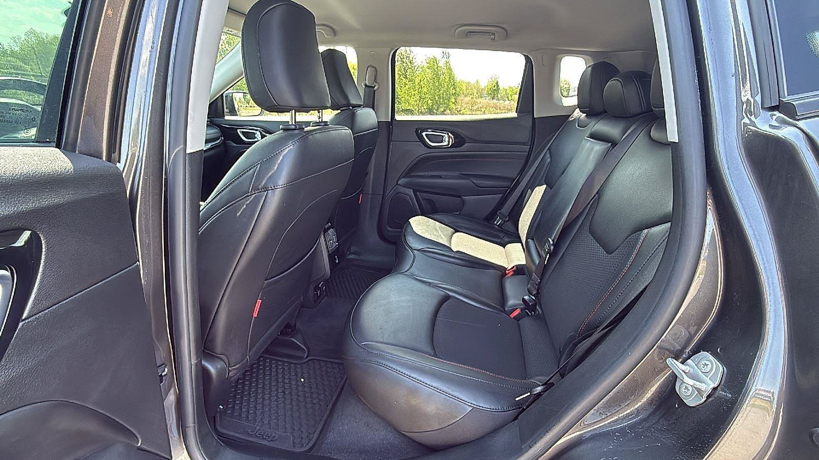Used 2022 Jeep Compass Trailhawk w/ Trailhawk Convenience Group AWD/4WD image 22