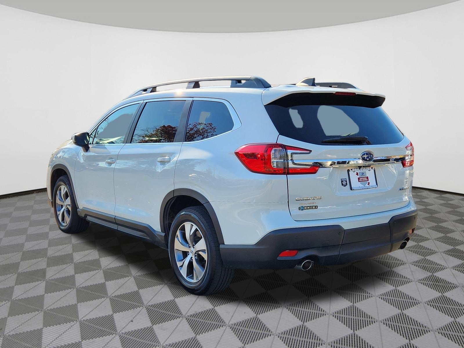 Certified 2024 Subaru Ascent Premium w/ Convenience Package AWD/4WD image 3