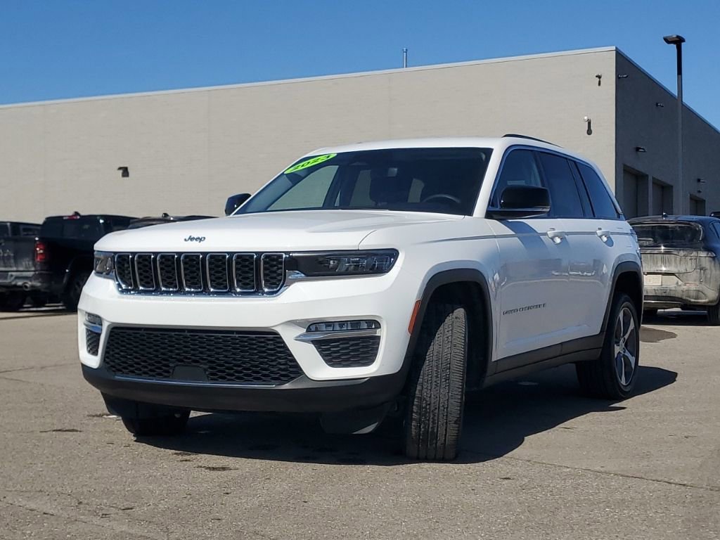 Used 2023 Jeep Grand Cherokee Limited image 4