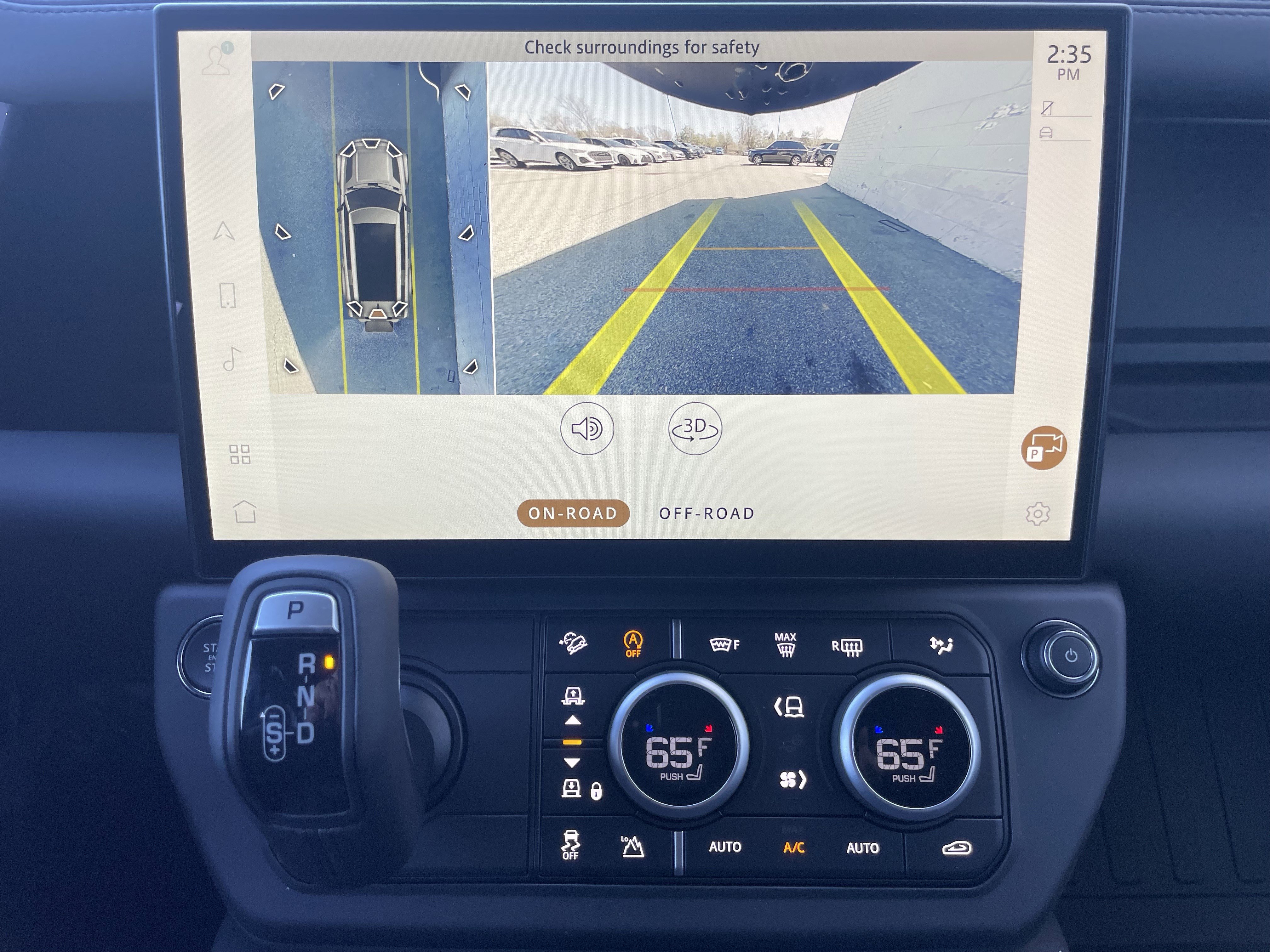 New 2026 Land Rover Defender 130 X-Dynamic SE image 28