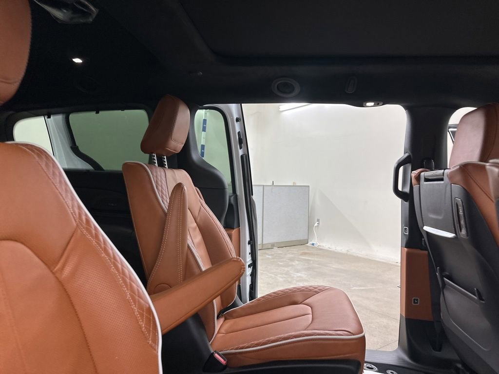 New 2026 Chrysler Pacifica Pinnacle image 21