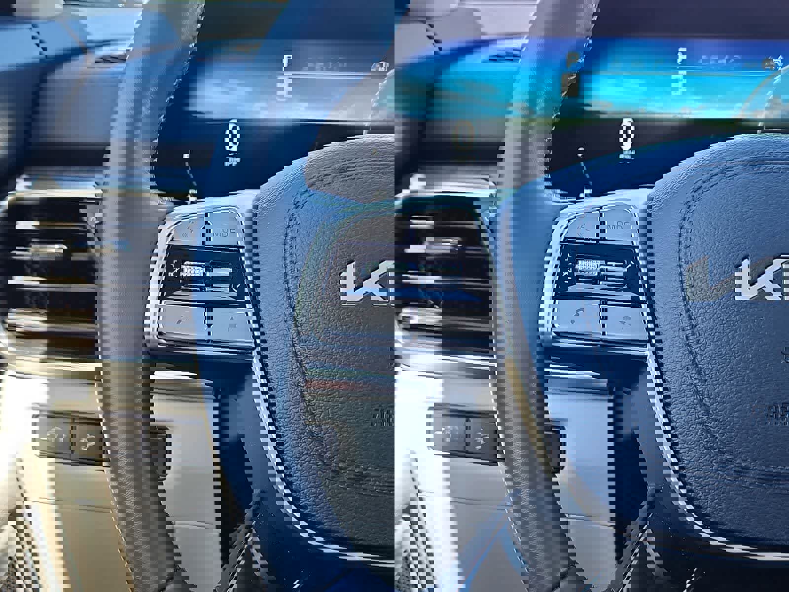 Certified 2025 Kia Telluride SX image 24