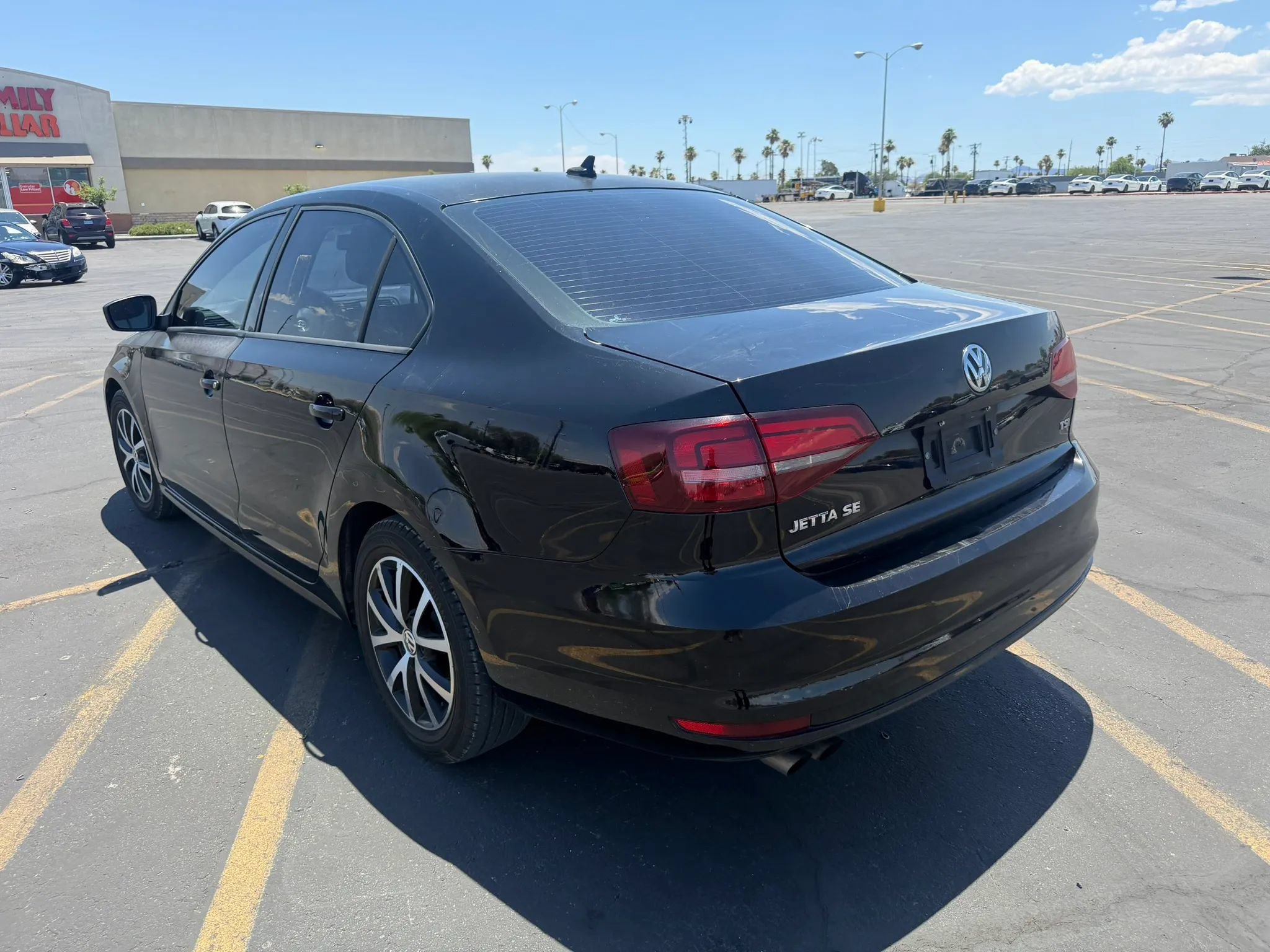 Used 2016 Volkswagen Jetta SE FWD image 4