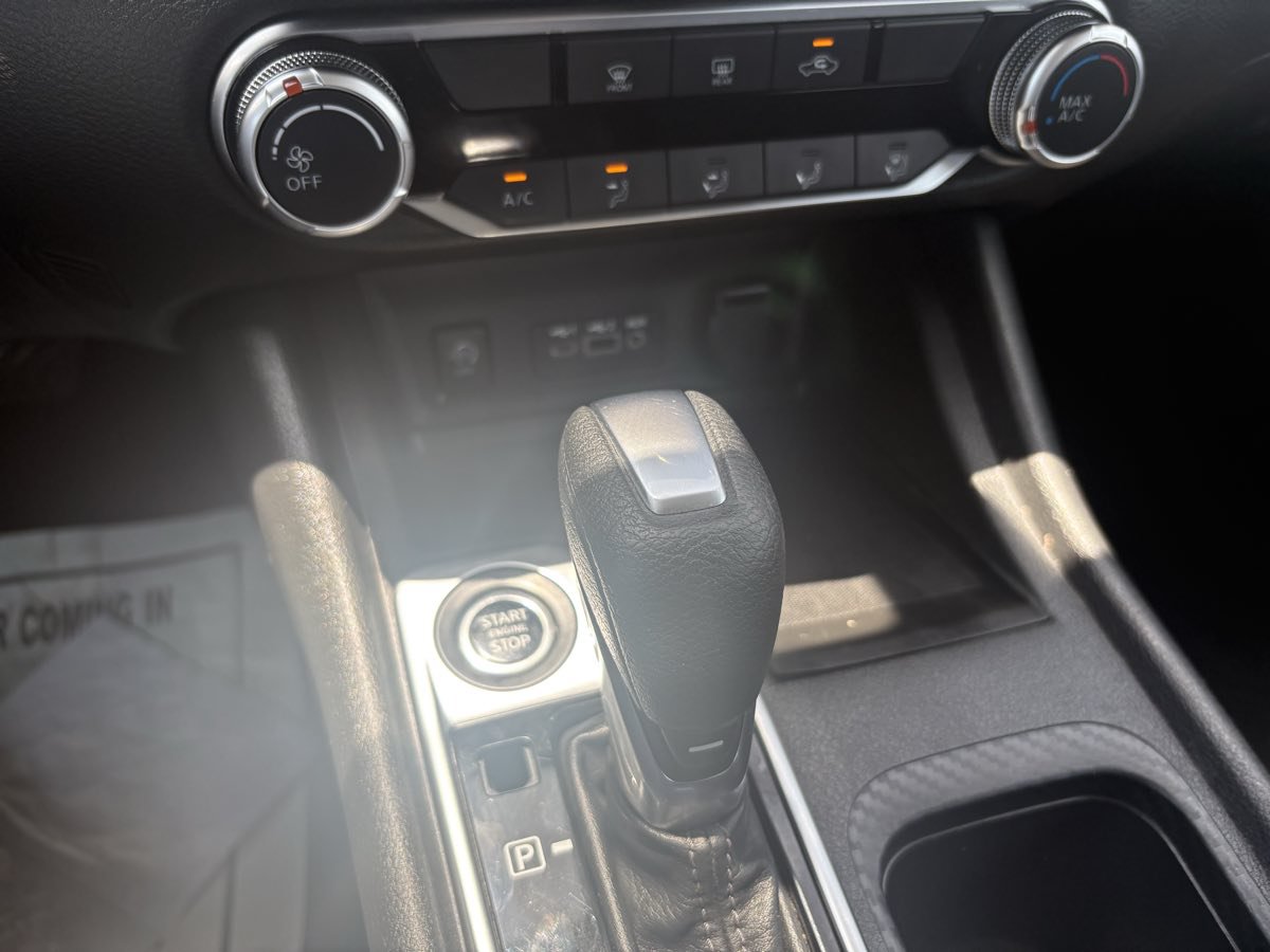 Used 2024 Nissan Sentra SV FWD image 23