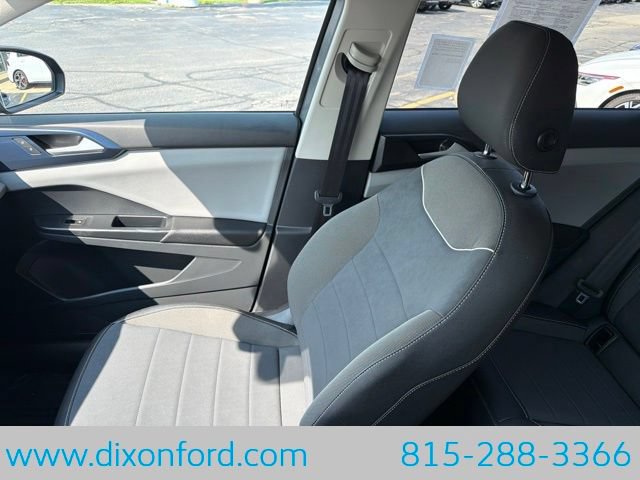 Used 2023 Volkswagen Taos SE FWD image 19