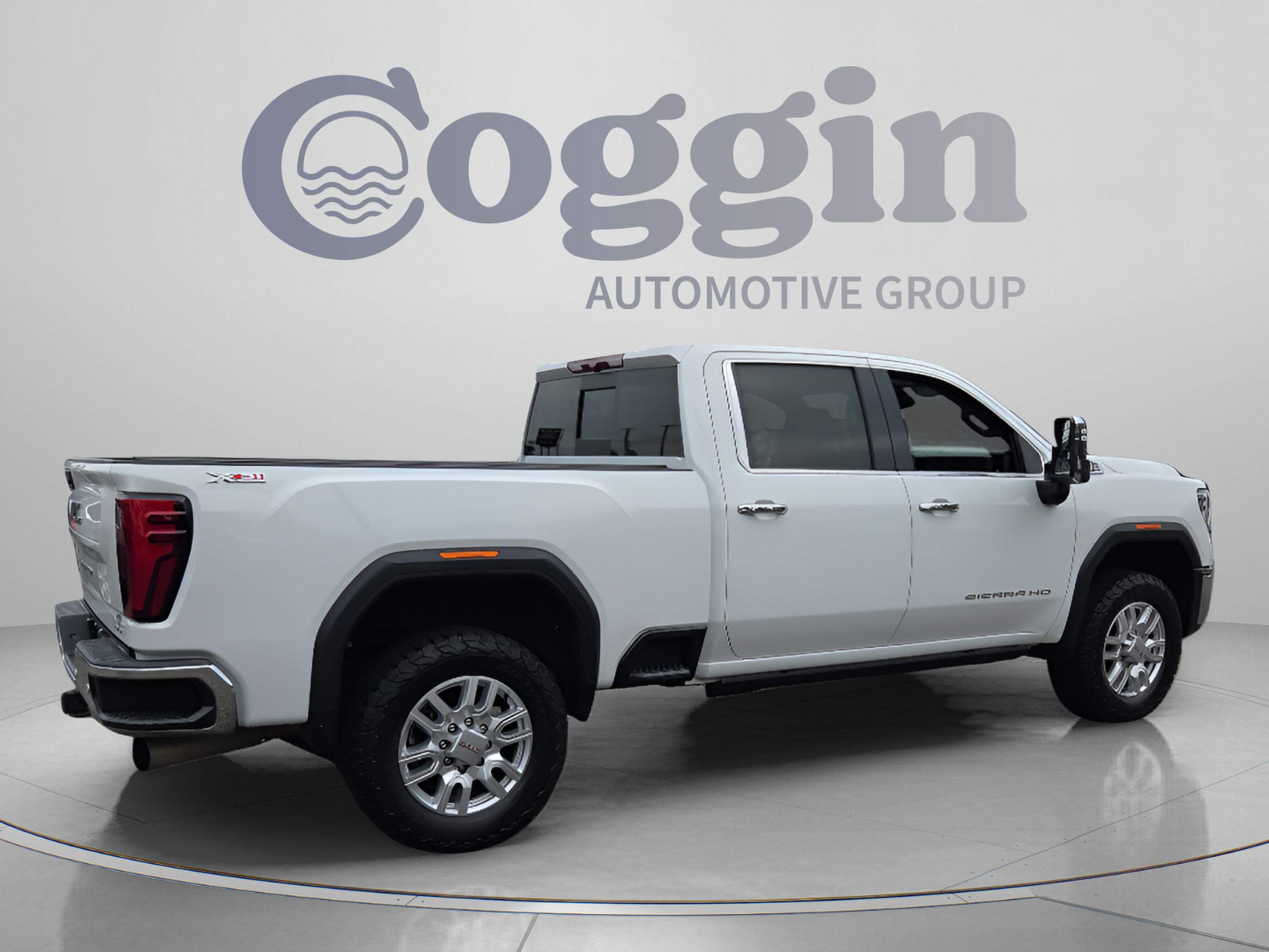 Used 2024 GMC Sierra 2500 SLT w/ SLT Premium Package AWD/4WD image 5