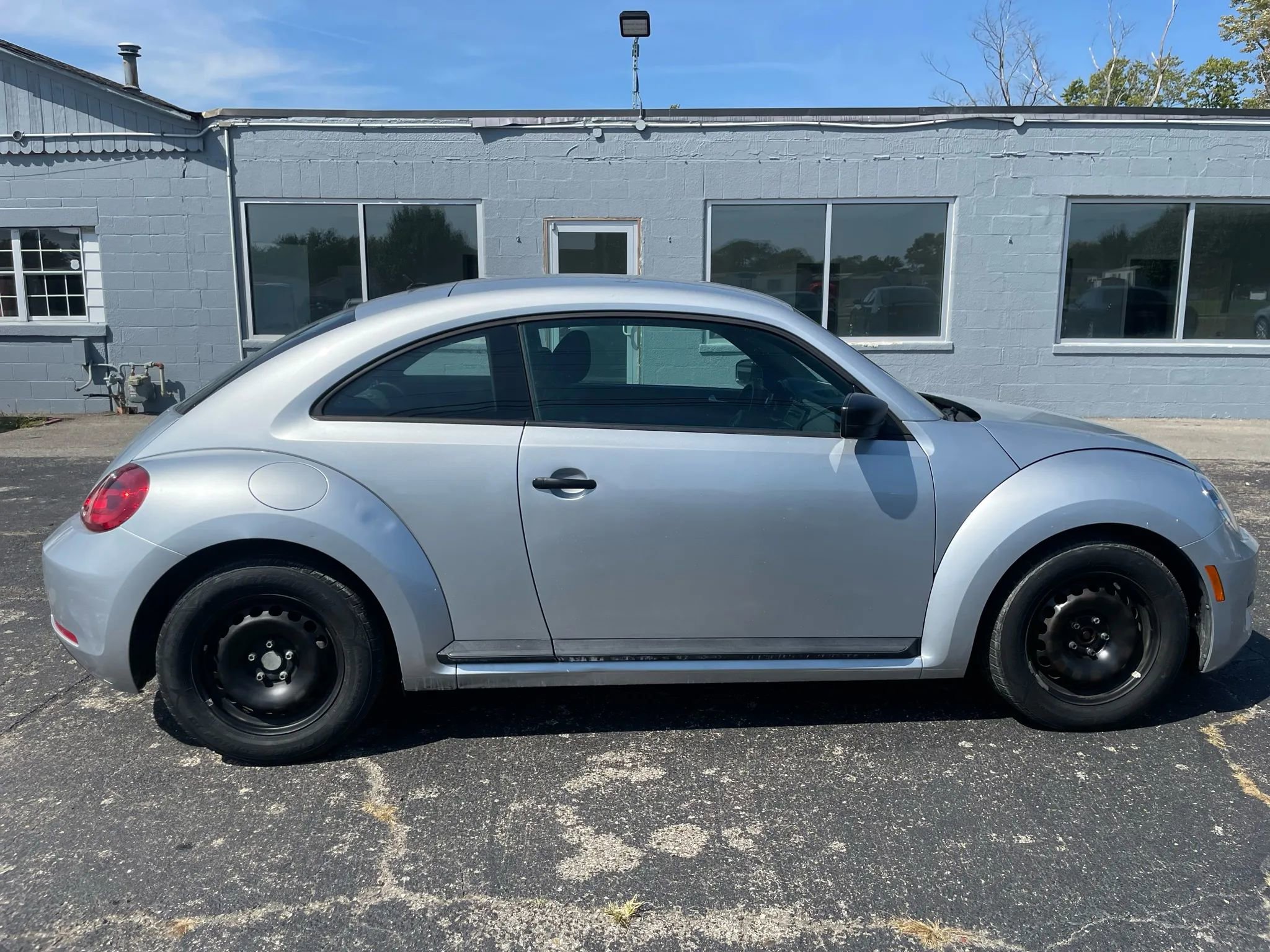 Used 2012 Volkswagen Beetle 2.5 image 5