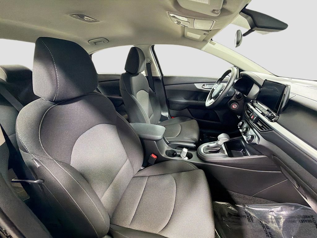 Used 2023 Kia Forte LXS FWD image 27