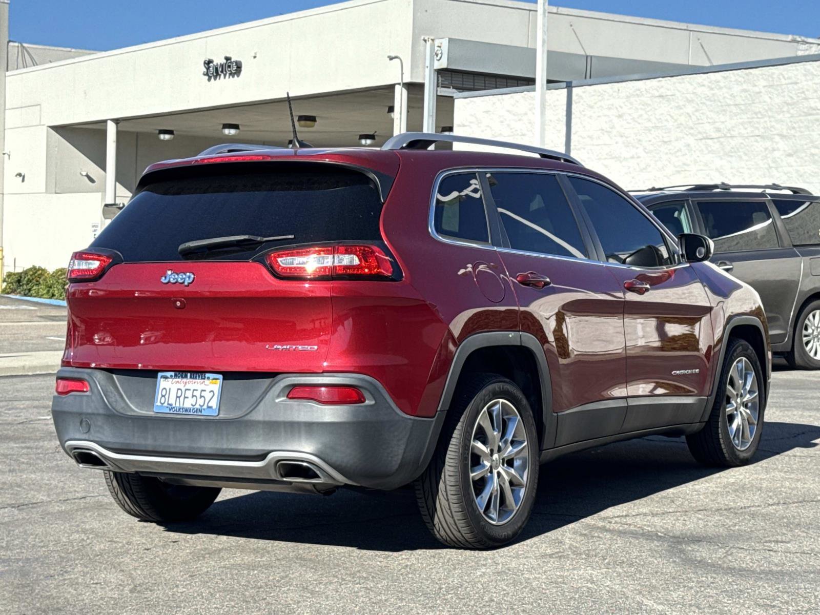 Used 2017 Jeep Cherokee Limited w/ Luxury Group image 5