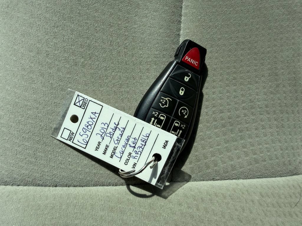Used 2013 Dodge Grand Caravan Crew FWD image 37