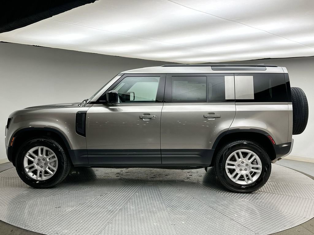 Used 2025 Land Rover Defender 110 S image 10