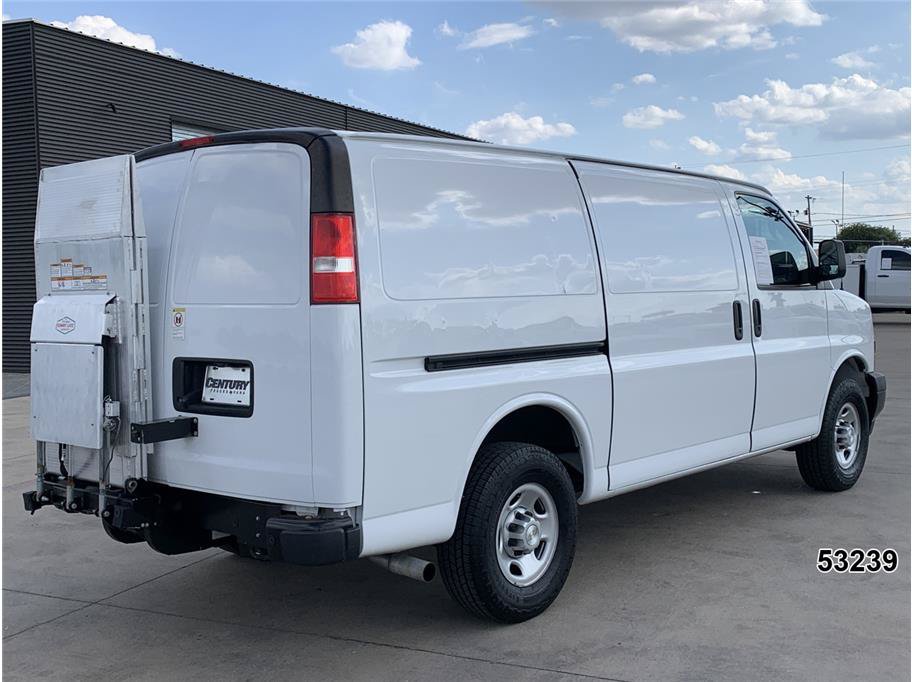 Used 2021 Chevrolet Express 3500 w/ Driver Convenience Package RWD image 2