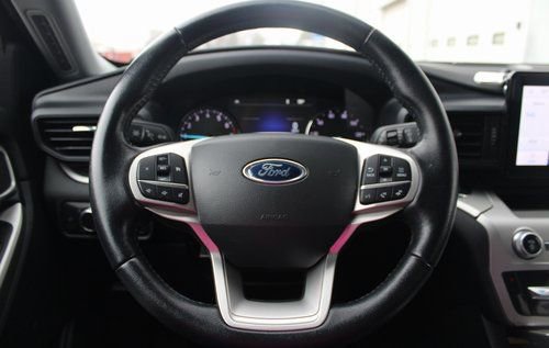 Used 2022 Ford Explorer XLT image 26