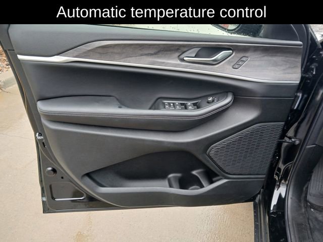 New 2025 Jeep Grand Cherokee L Limited w/ Luxury Tech Group II image 12