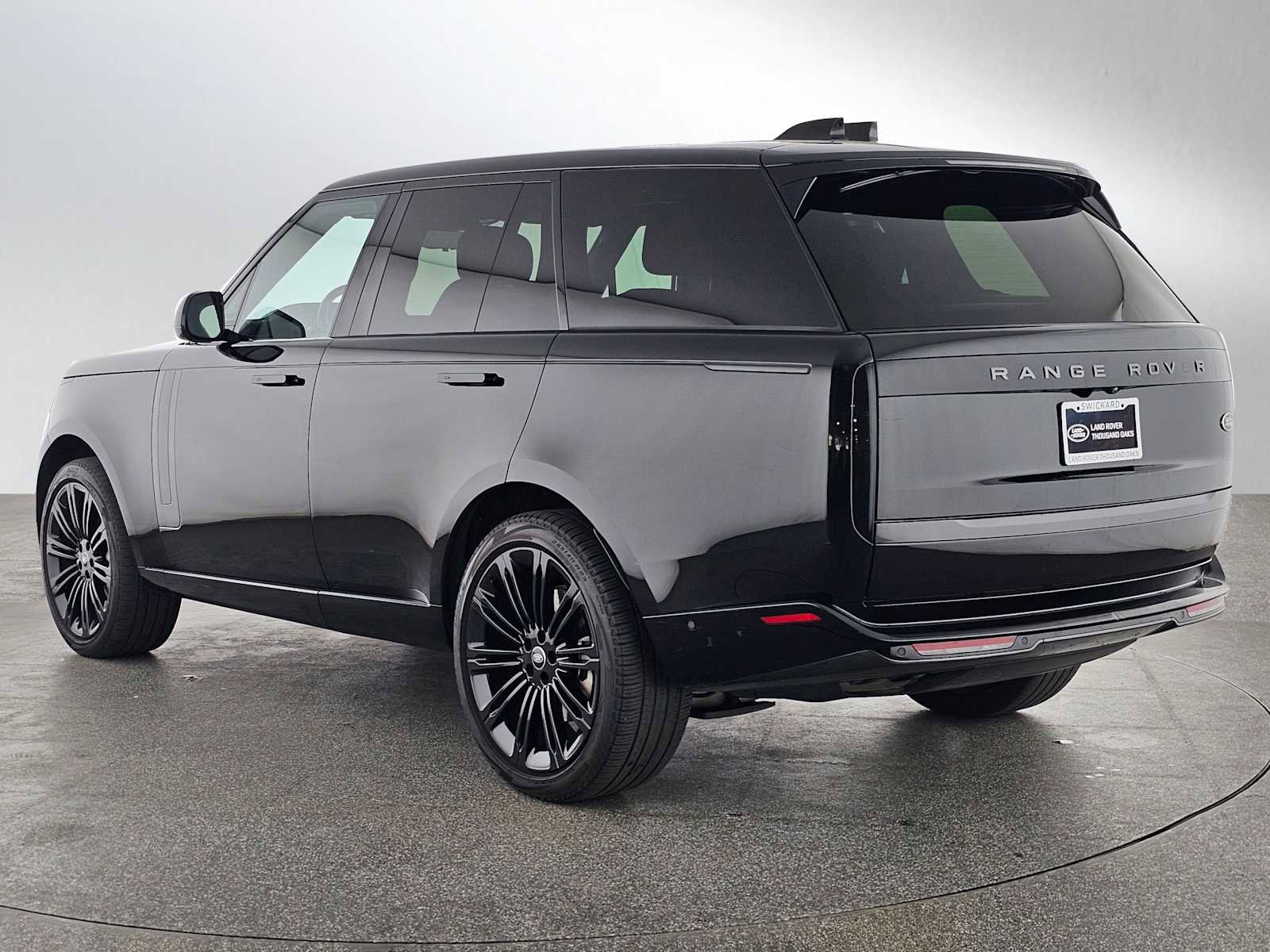 Used 2023 Land Rover Range Rover SE AWD/4WD image 3