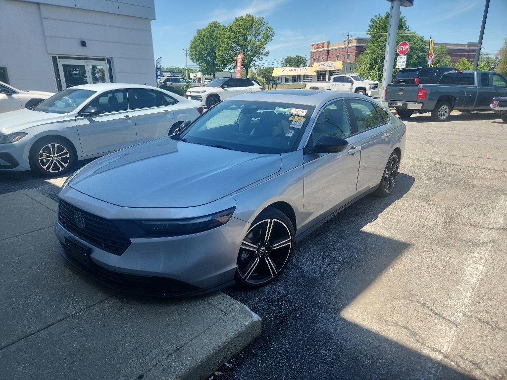 Used 2023 Honda Accord Sport image 6