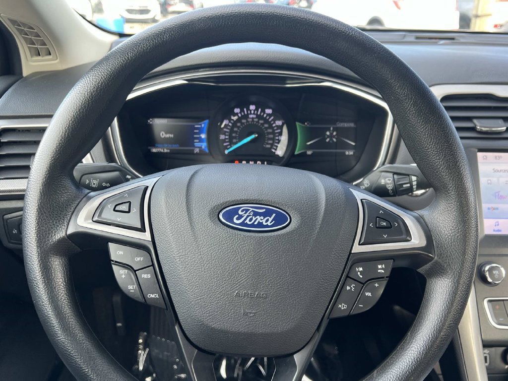 Used 2020 Ford Fusion SE FWD image 17