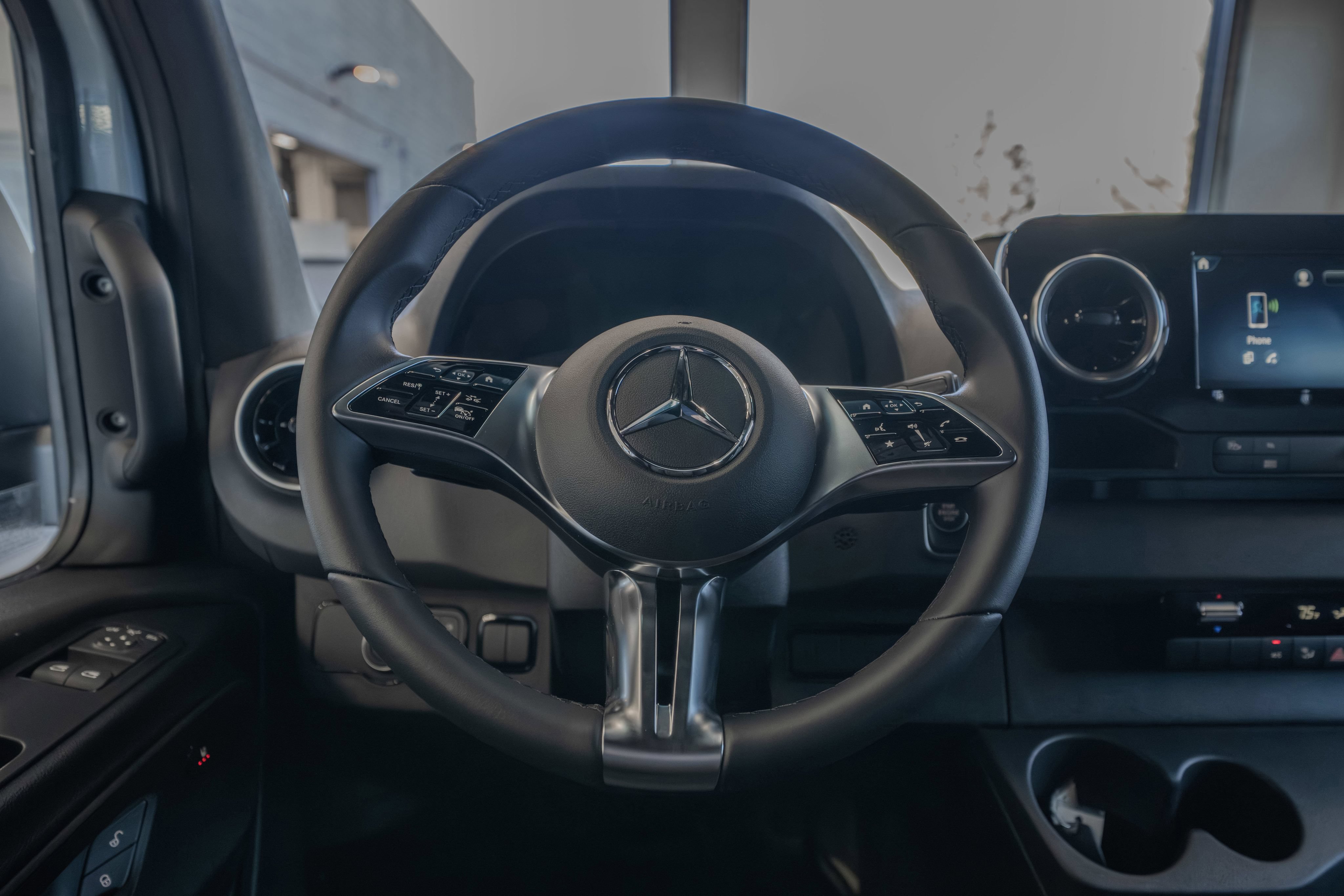 Used 2025 Mercedes-Benz Sprinter 2500 image 9