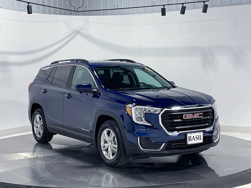 Used 2023 GMC Terrain SLE w/ Driver Convenience Package image 40
