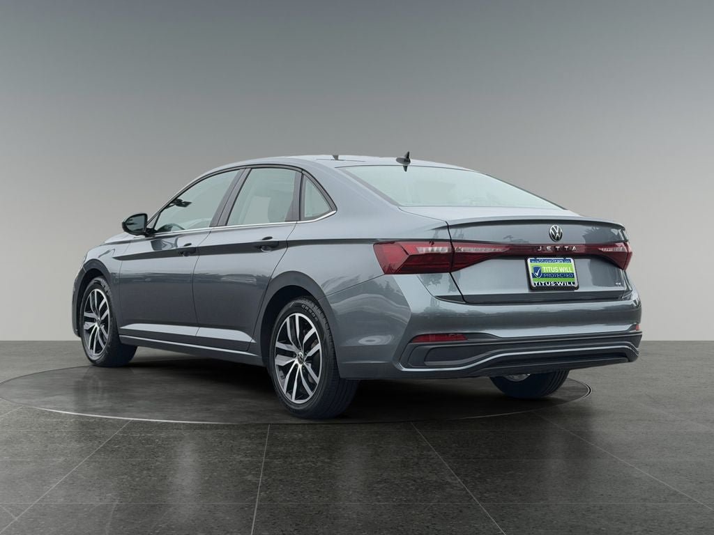 Used 2025 Volkswagen Jetta SE FWD image 7