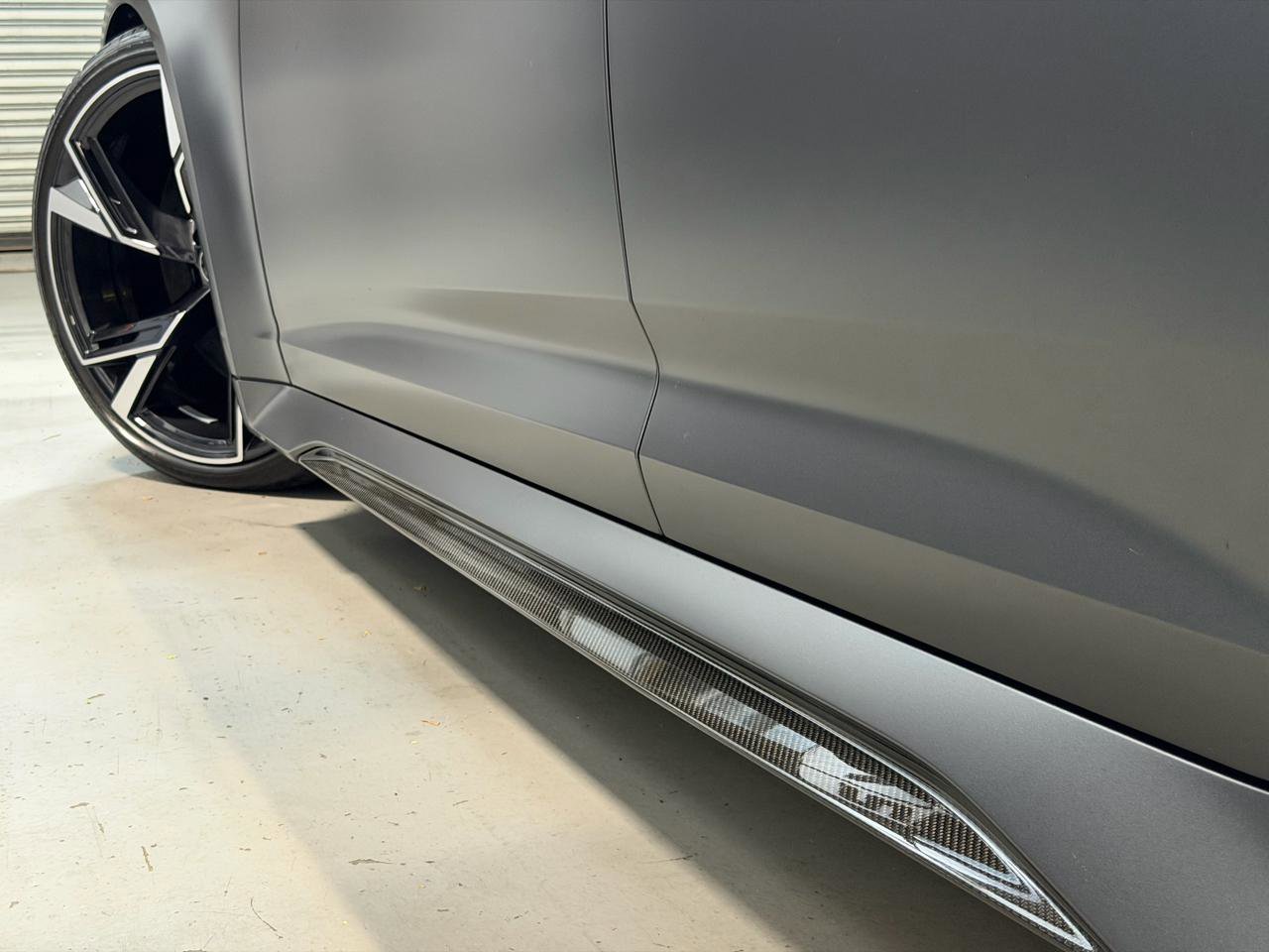 Used 2023 Audi RS 6 w/ Carbon Optic Package image 28