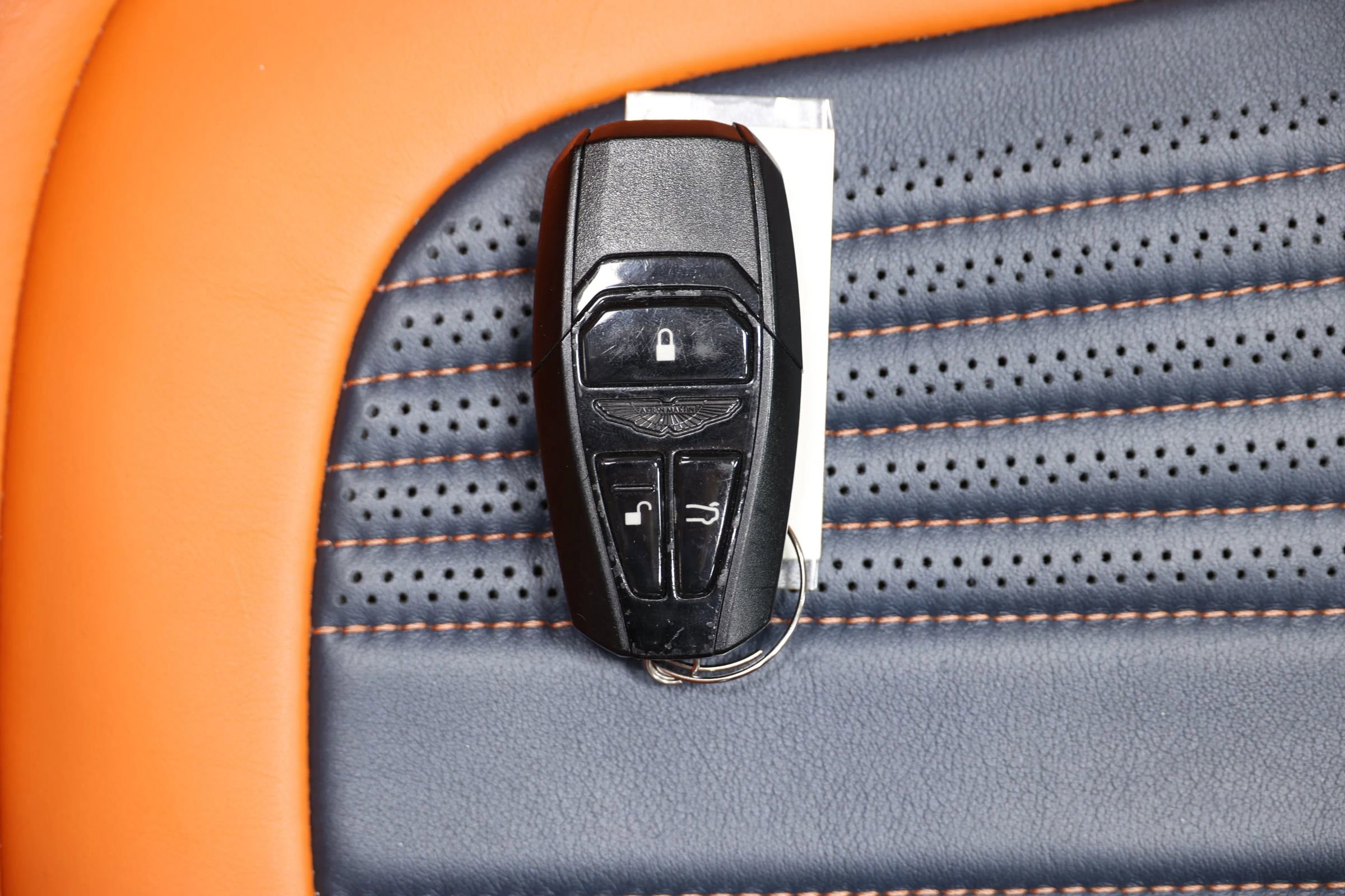 Used 2019 Aston Martin DB11 Volante RWD image 6