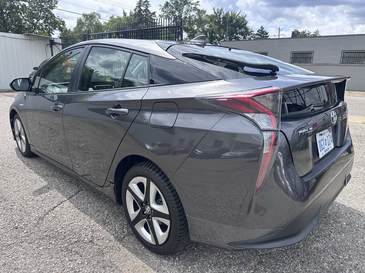 Used 2017 Toyota Prius Three Touring FWD image 5