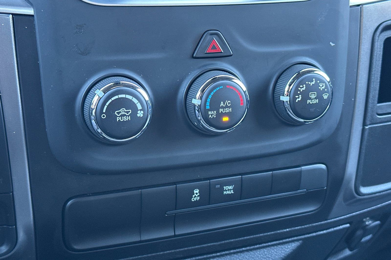 Used 2024 RAM 1500 Classic SLT image 21