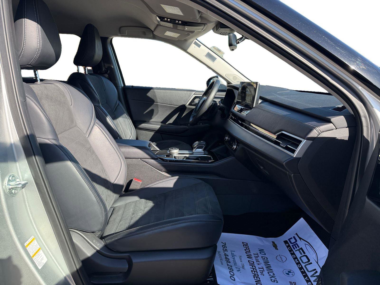 Used 2025 Mitsubishi Outlander SE FWD image 27