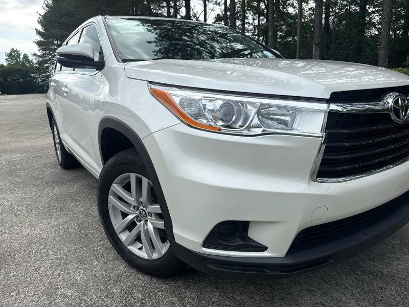 Used 2016 Toyota Highlander LE FWD image 12