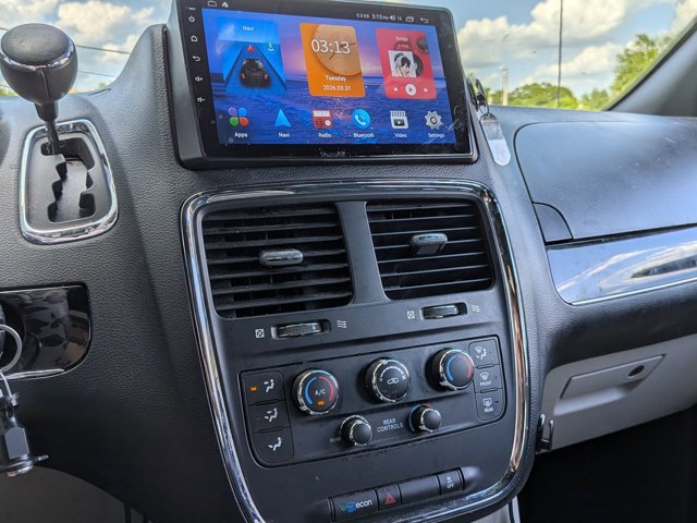 Used 2019 Dodge Grand Caravan SXT image 5