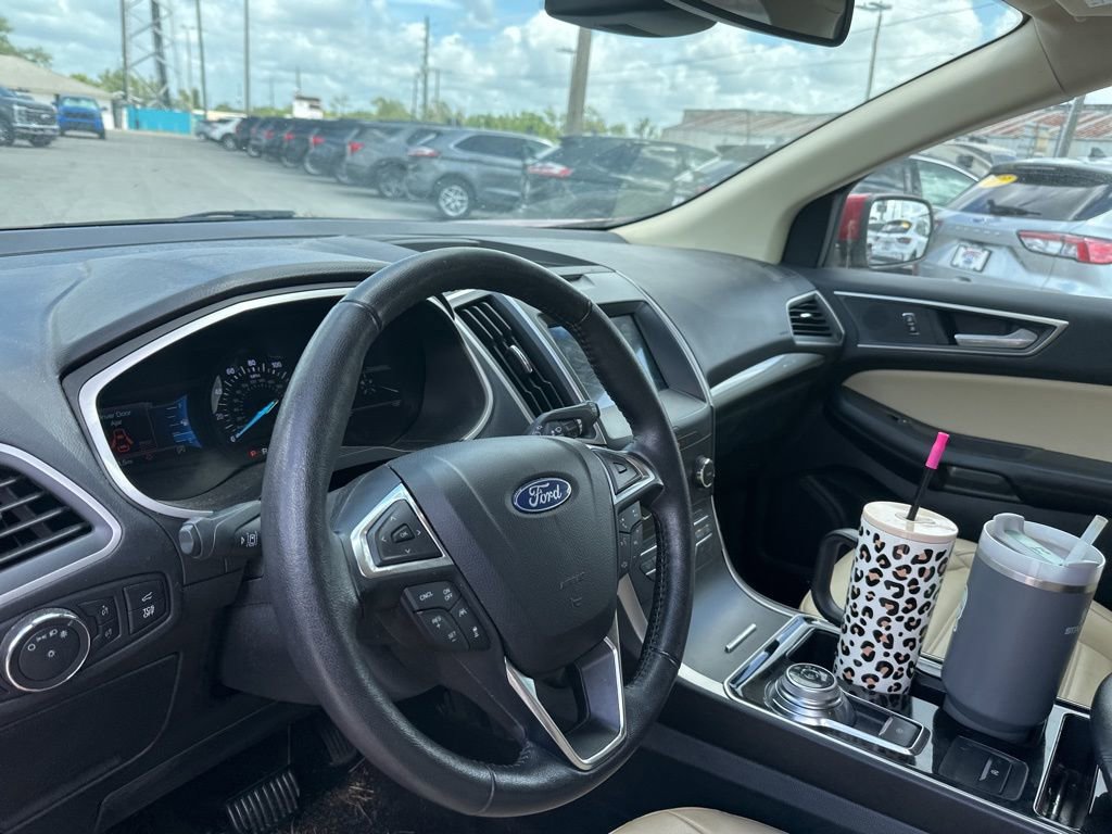 Used 2020 Ford Edge SEL w/ Convenience Package image 4