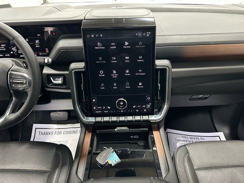 Used 2025 GMC Yukon Denali w/ Sun & Power Step Package image 31