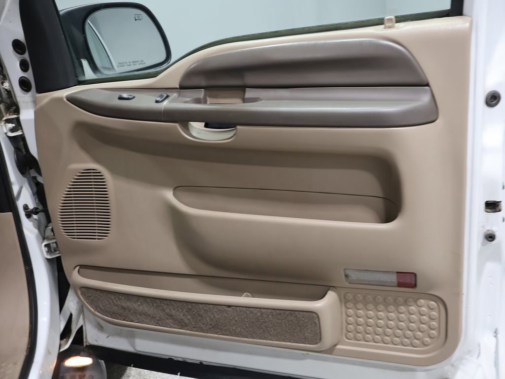 Used 2000 Ford Excursion XLT image 25