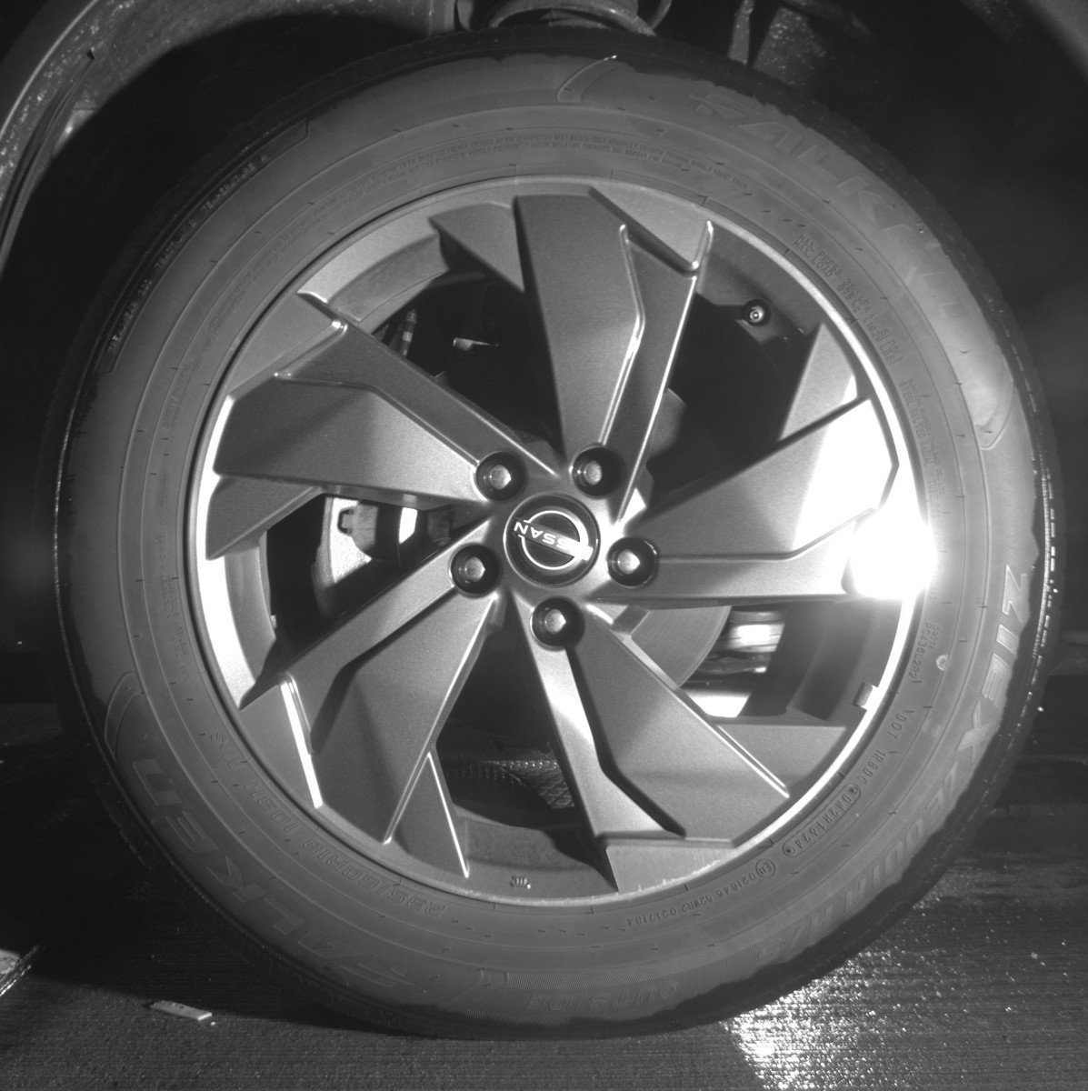 Used 2025 Nissan Rogue SV image 12