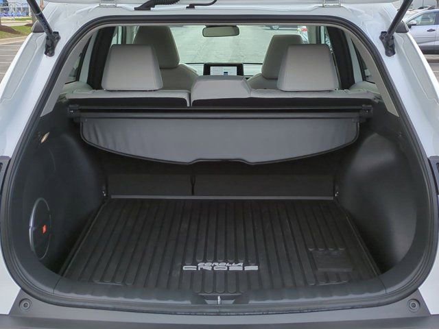 Certified 2023 Toyota Corolla Cross LE w/ Moonroof Package image 16