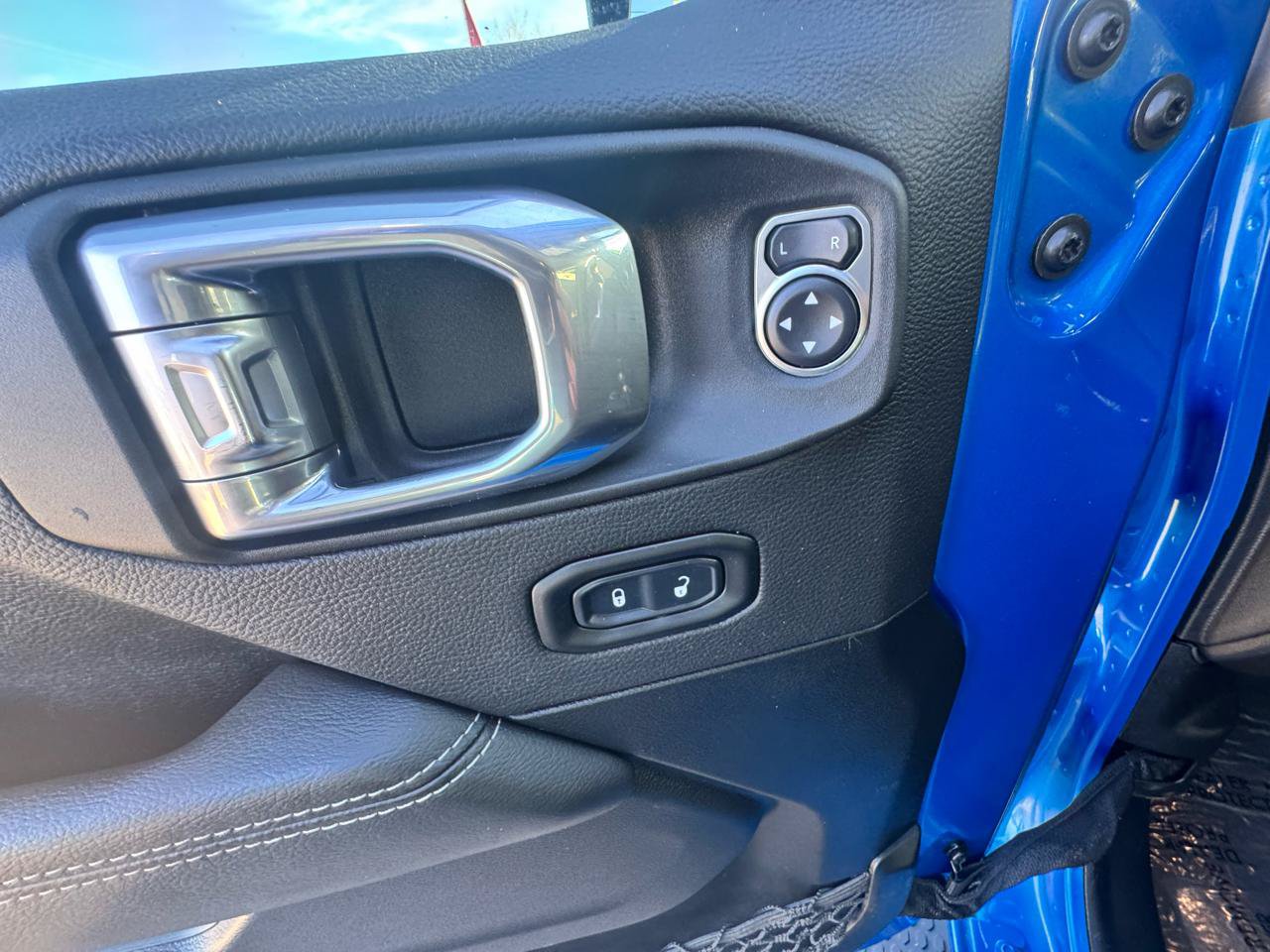 Used 2021 Jeep Wrangler Unlimited Sahara AWD/4WD image 26