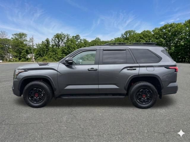 Used 2024 Toyota Sequoia TRD Pro AWD/4WD image 5