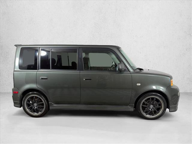 Used 2005 Scion xB FWD image 2