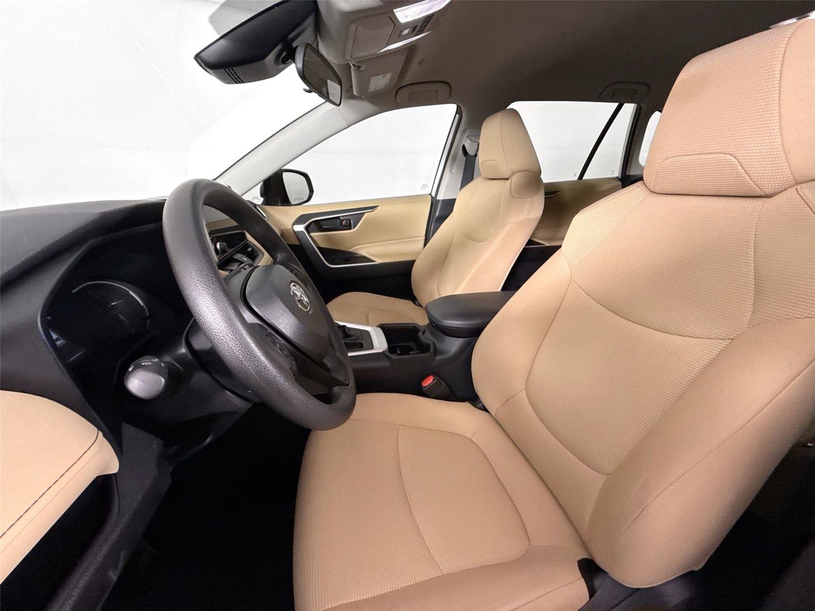 Used 2023 Toyota RAV4 LE image 3