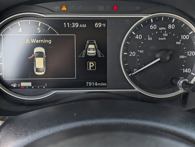 Used 2025 Nissan Versa SR image 25