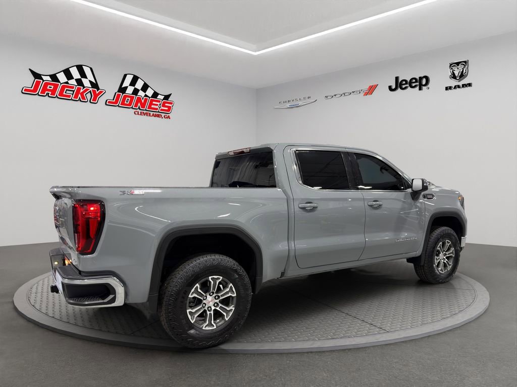 Used 2024 GMC Sierra 1500 SLE image 11