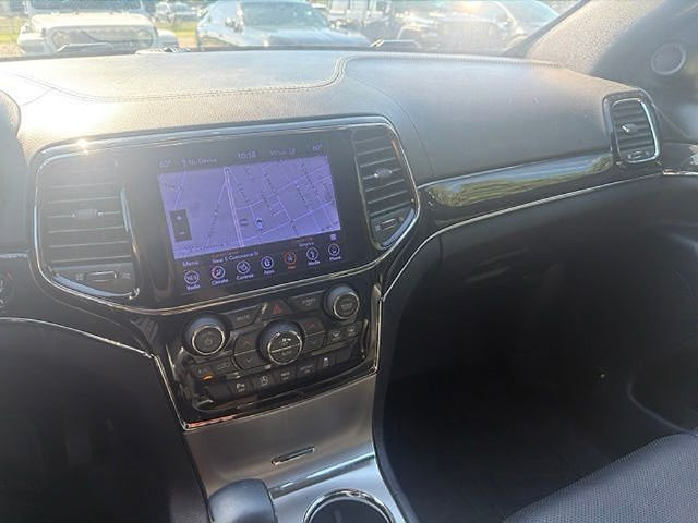 Used 2019 Jeep Grand Cherokee Overland AWD/4WD image 14