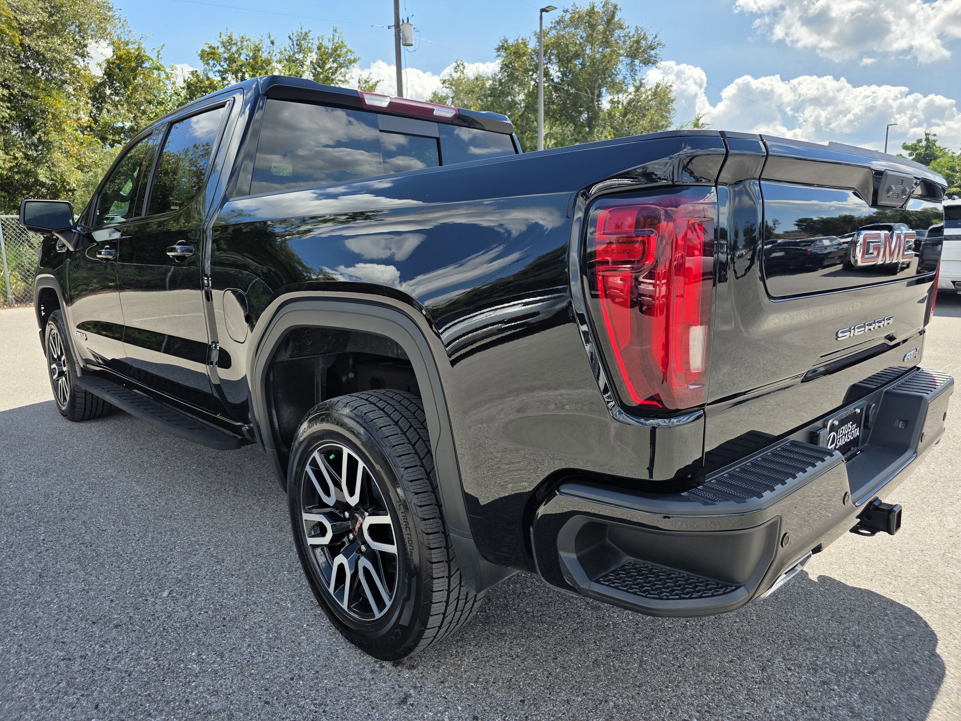 Used 2023 GMC Sierra 1500 AT4 w/ AT4 Premium Package image 6