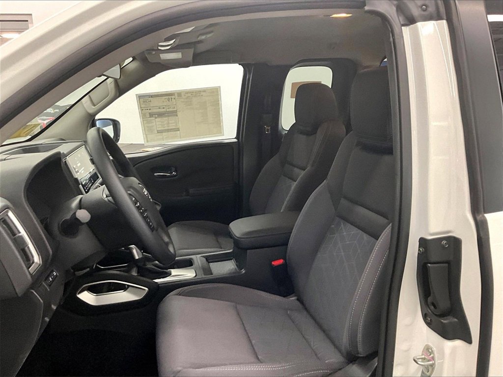 Used 2025 Nissan Frontier SV image 10