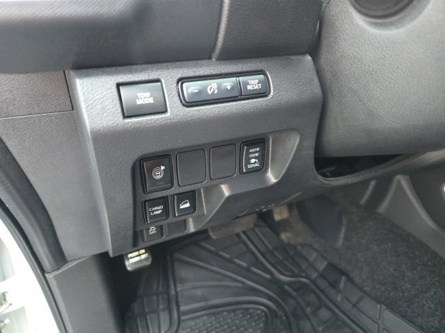 Used 2023 Nissan Frontier SV w/ Technology Package AWD/4WD image 16