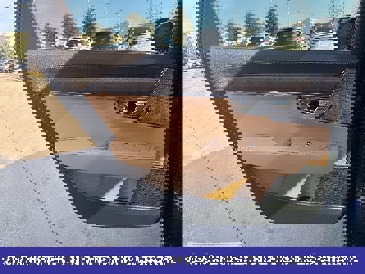 Certified 2023 Volvo S90 B6 Ultimate w/ Lounge Package image 19