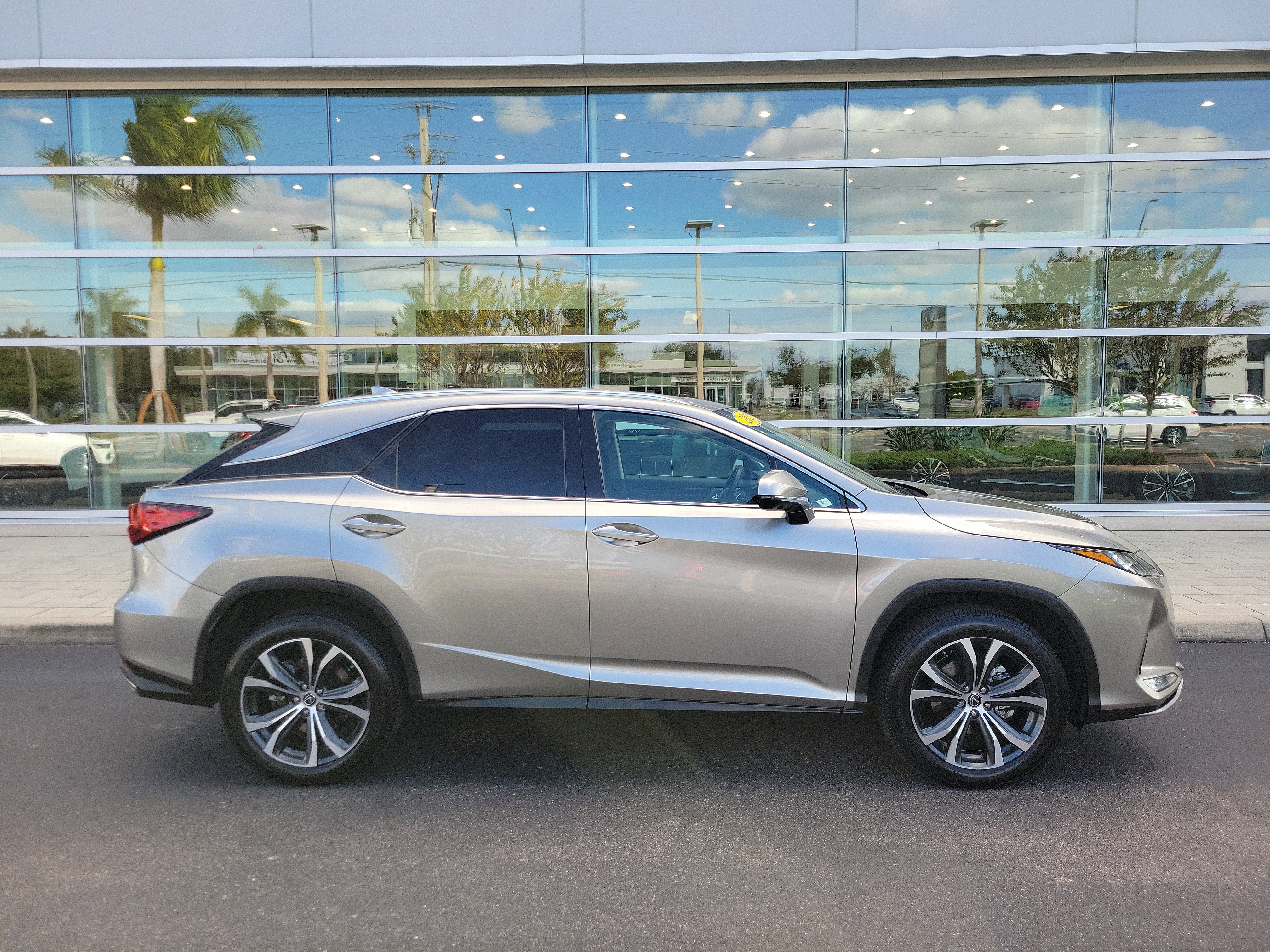 Used 2022 Lexus RX 350 FWD w/ Premium Package image 3